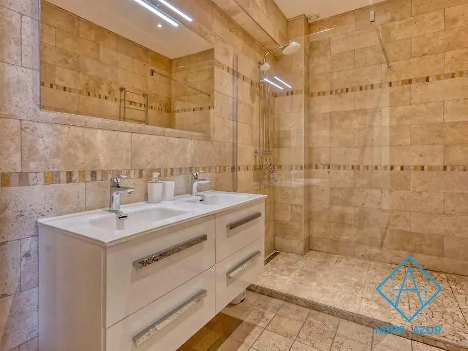New Luxurious Apartment - Jean Medecin Nice France